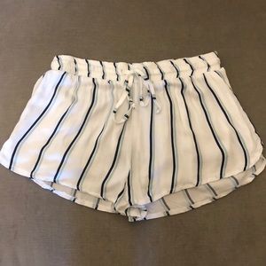 💙 American Eagle Soft Shorts